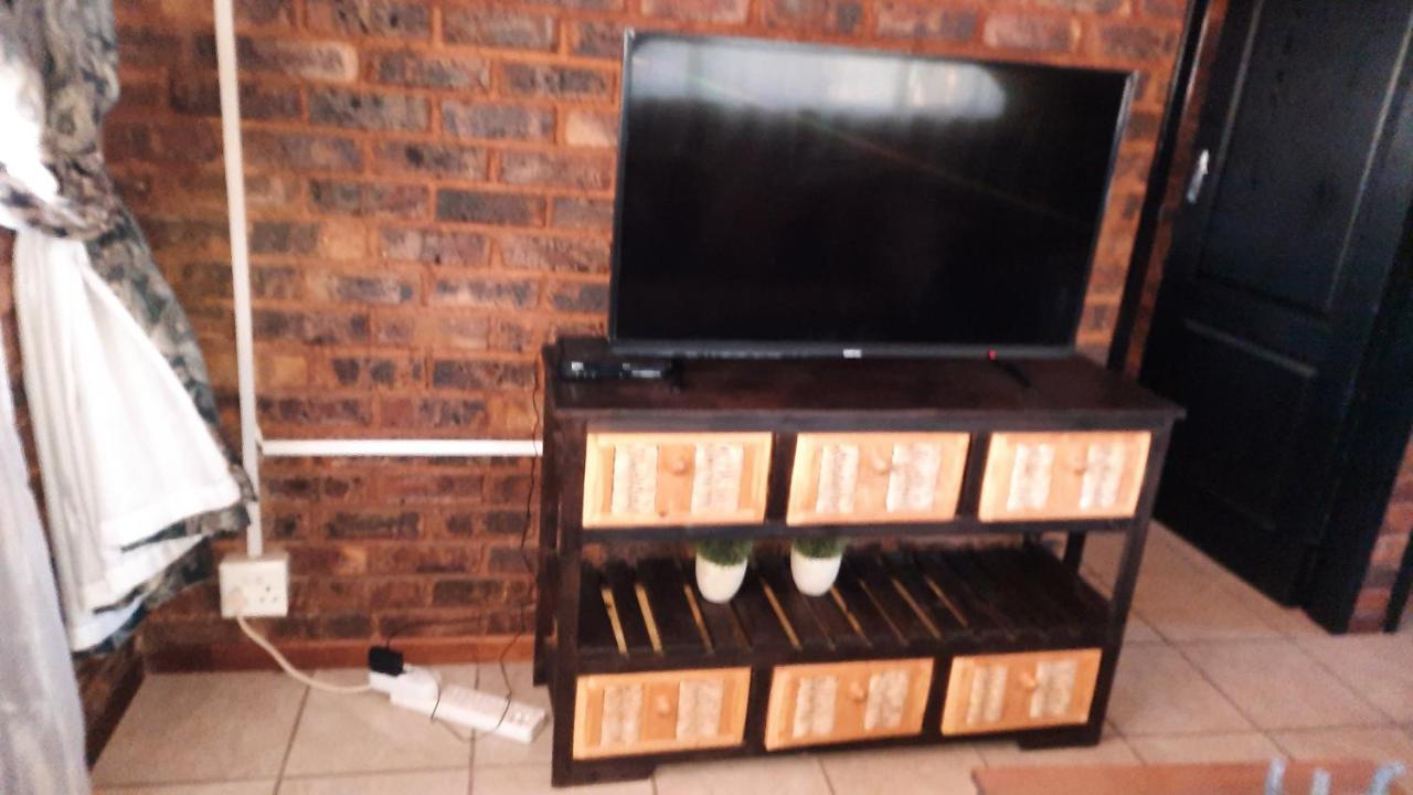 Legaeng Cottage - Serenity Pretoria Exterior foto